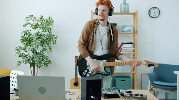 use headphone with guitar by connecting to a computer or smartphone
